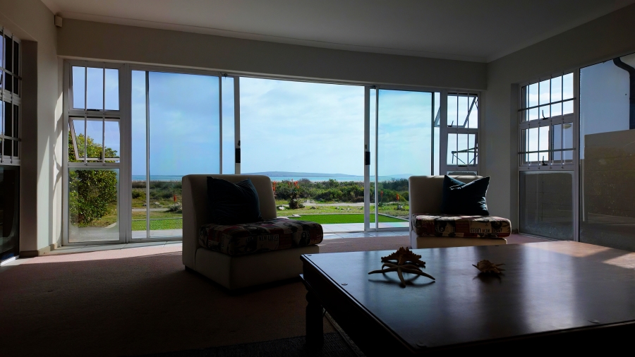 4 Bedroom Property for Sale in Middedorp Western Cape